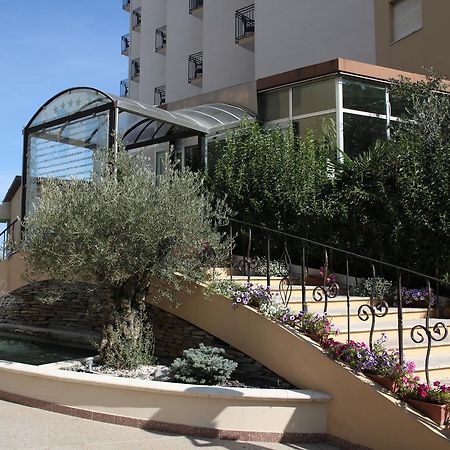 Hotel Plaza Лидо-дельи-Эстенси Экстерьер фото