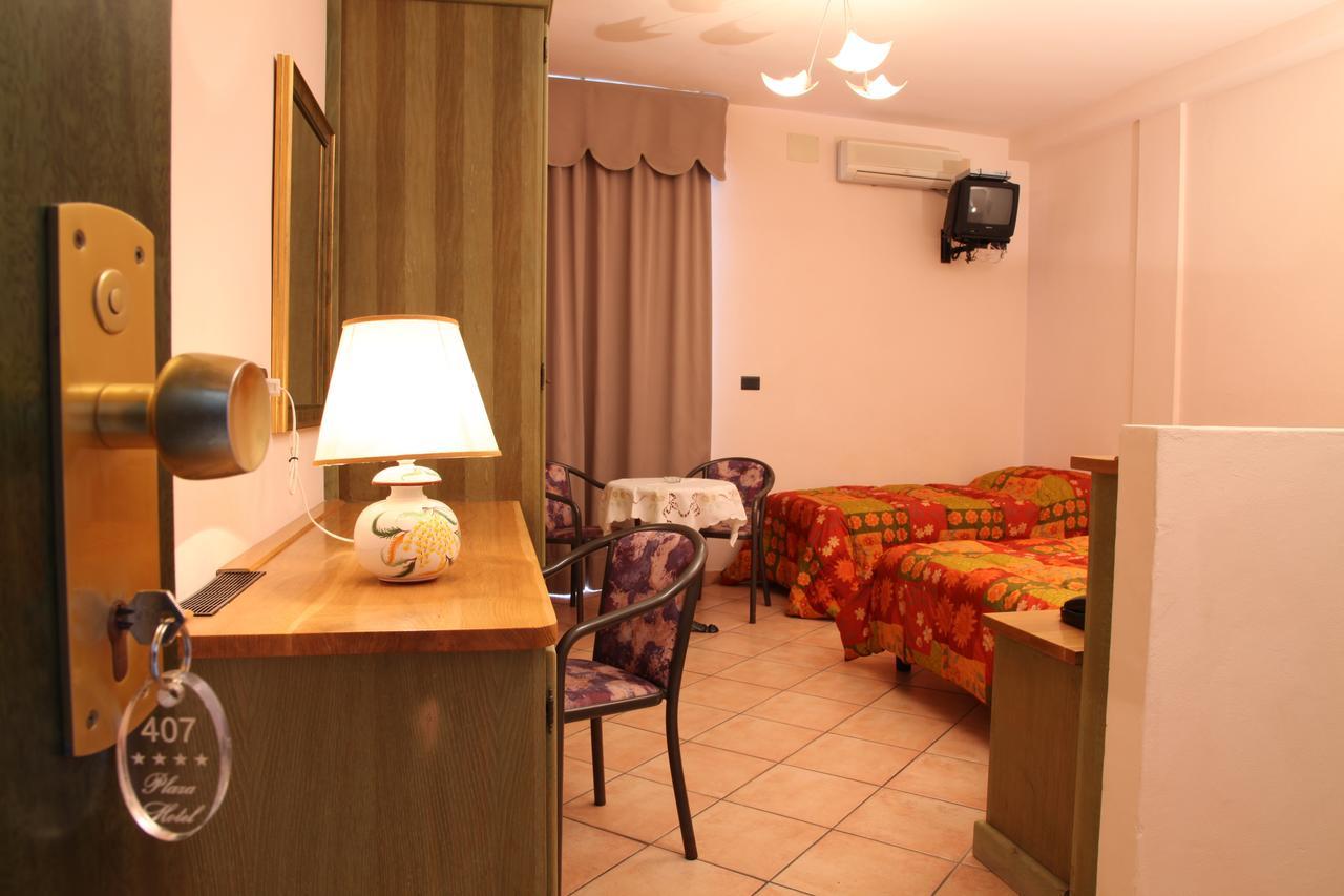 Hotel Plaza Лидо-дельи-Эстенси Экстерьер фото