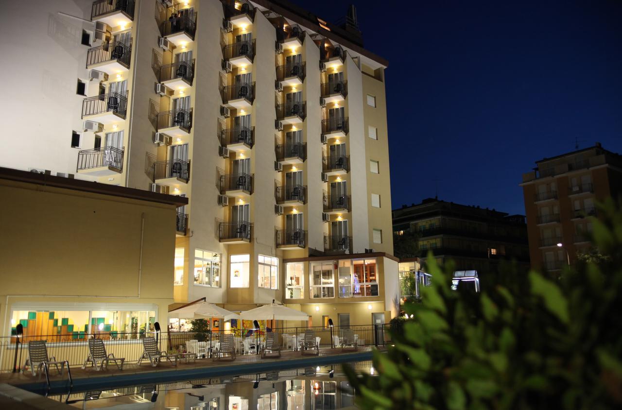 Hotel Plaza Лидо-дельи-Эстенси Экстерьер фото